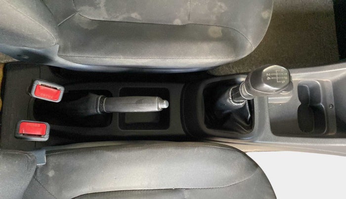 2016 Renault Kwid RXT 1.0, Petrol, Manual, 1,16,037 km, Gear Lever