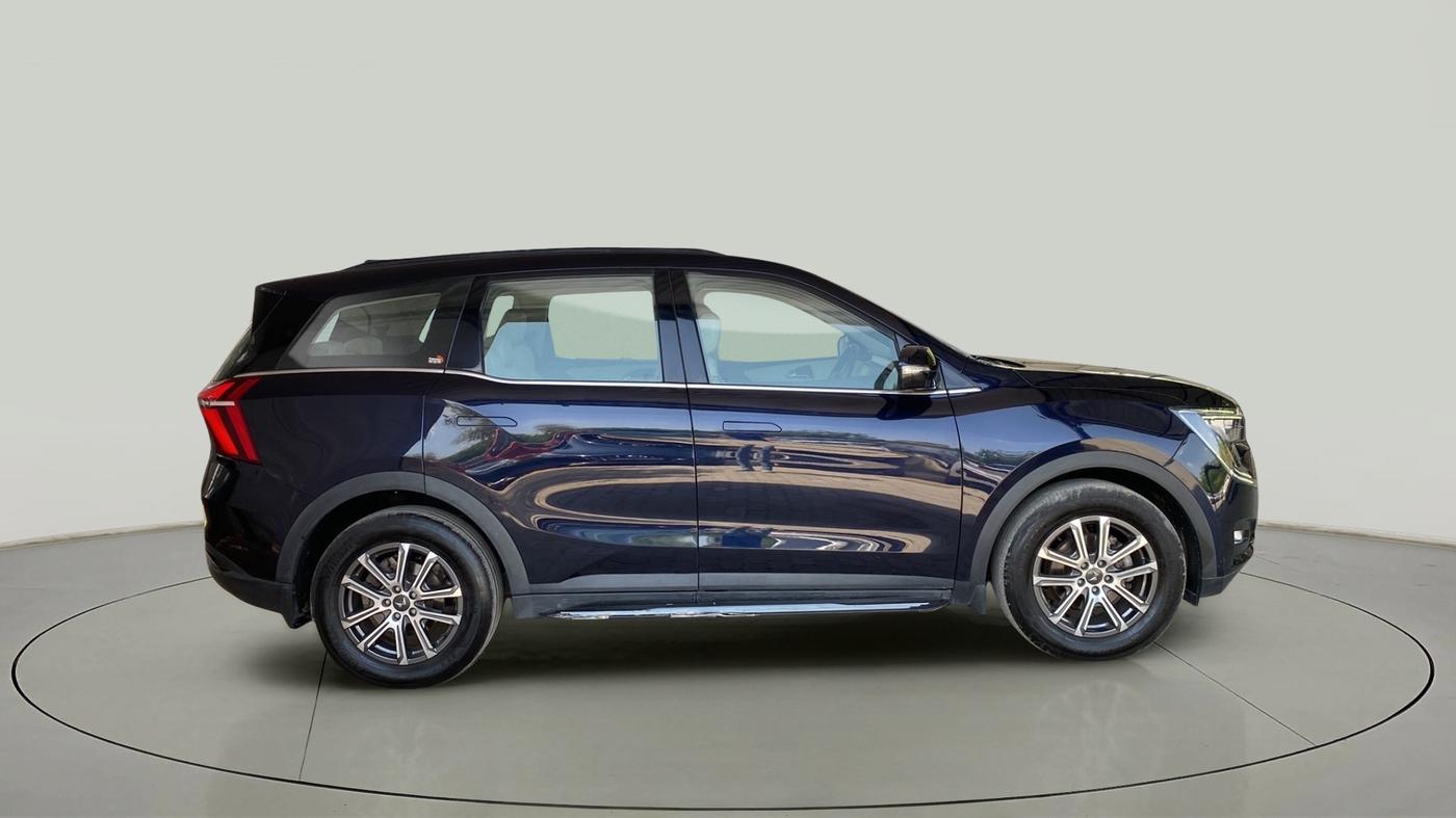 2023 Mahindra XUV700 AX 7 P AT 7 STR, Petrol, Automatic, 8,500 km, Right Side View