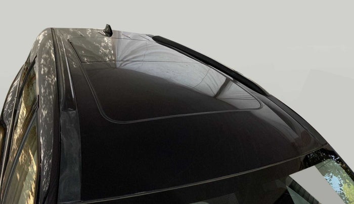 2023 Mahindra XUV700 AX 7 P AT 7 STR, Petrol, Automatic, 8,500 km, Roof