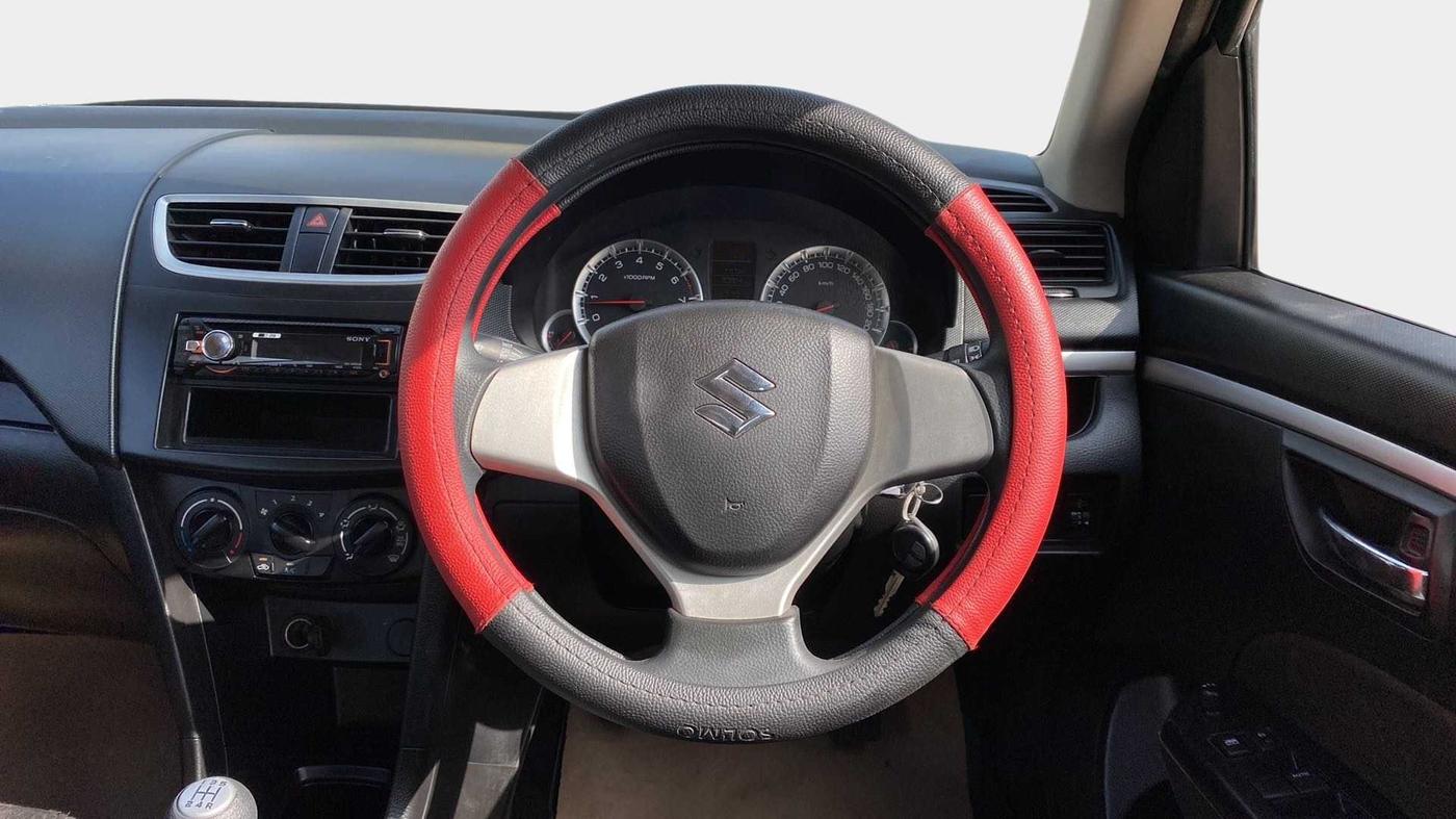 2014 Maruti Swift VXI, Petrol, Manual, 29,979 km, Steering Wheel Close Up