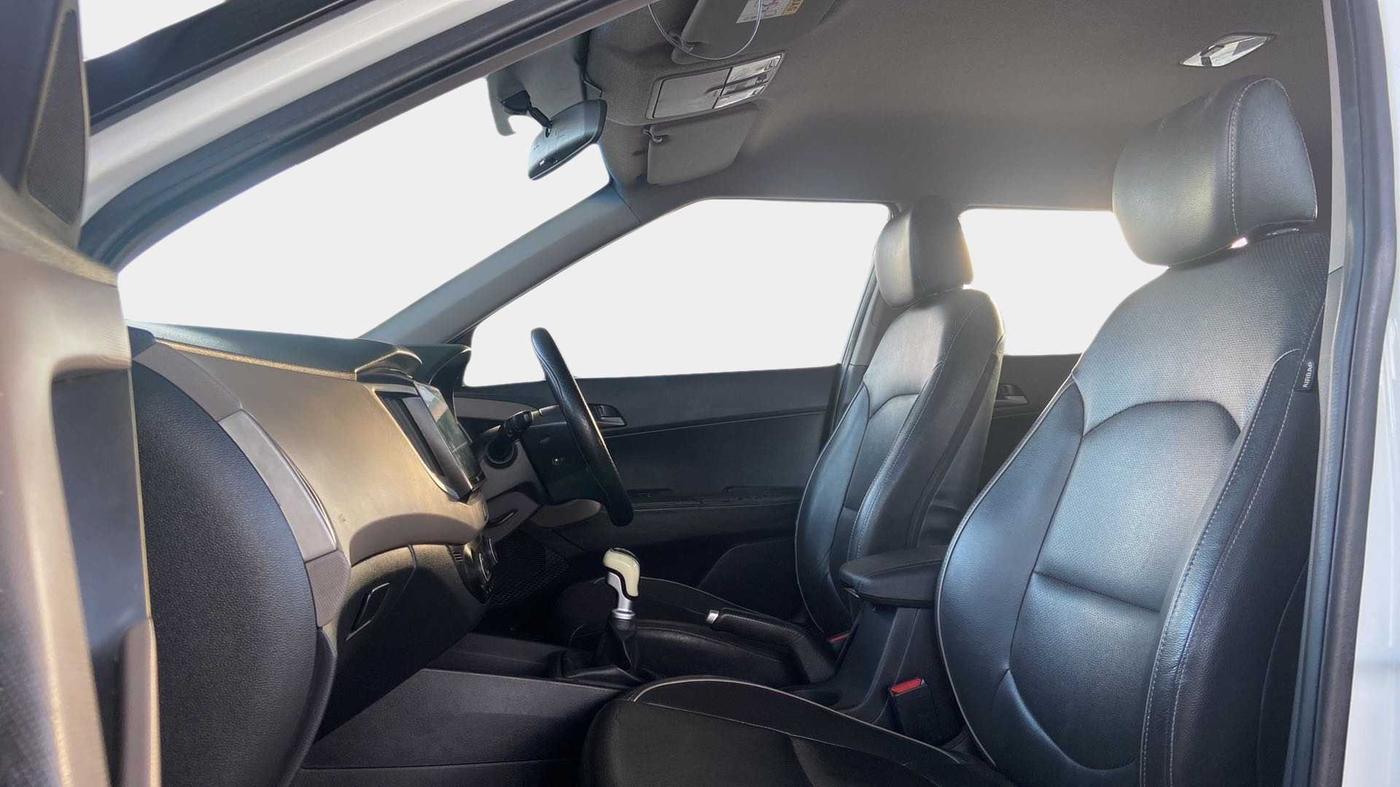 2015 Hyundai Creta SX (O) 1.6 DIESEL, Diesel, Manual, 1,21,533 km, Right Side Front Door Cabin