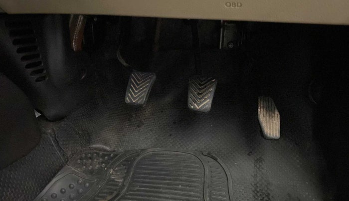 2012 Hyundai Eon ERA +, Petrol, Manual, 78,570 km, Pedals