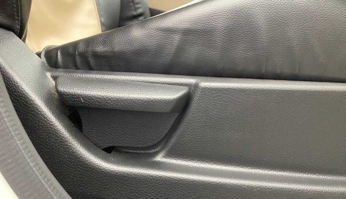 2012 Hyundai Eon ERA +, Petrol, Manual, 78,570 km, Driver Side Adjustment Panel