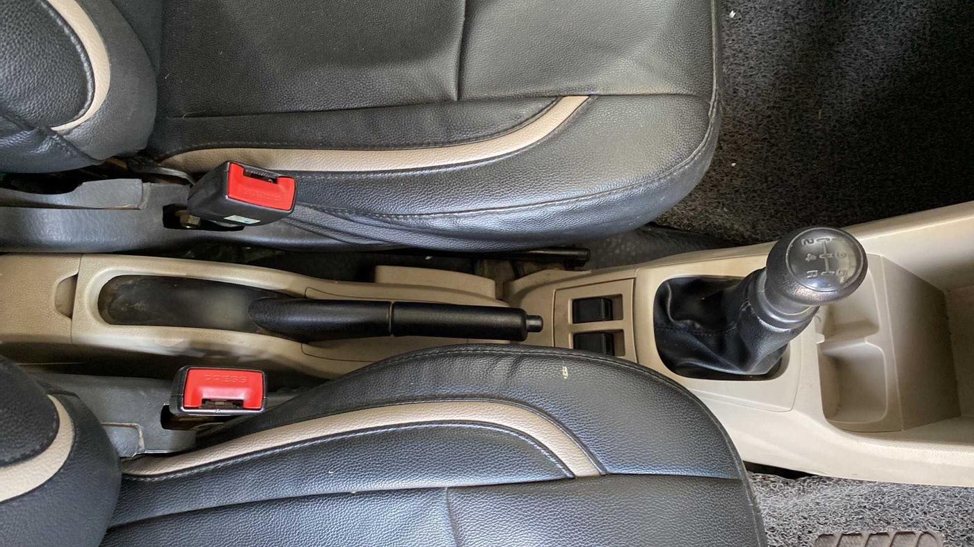 2019 Maruti Alto VXI, Petrol, Manual, 39,071 km, Gear Lever