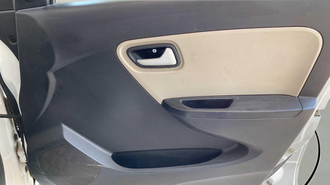 2019 Maruti Alto VXI, Petrol, Manual, 39,071 km, Driver Side Door Panels Control