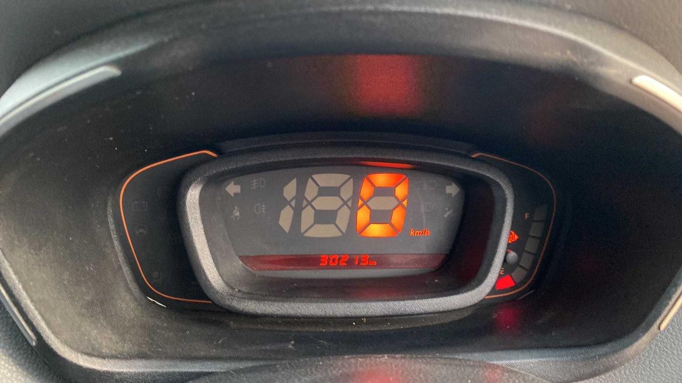 2017 Renault Kwid RXT 0.8, Petrol, Manual, 30,189 km, Odometer Image