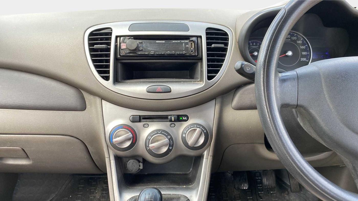 2015 Hyundai i10 MAGNA 1.1, Petrol, Manual, 65,097 km, Air Conditioner