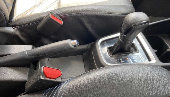 2018 Maruti Swift VXI AMT, Petrol, Automatic, 30,867 km, Gear Lever