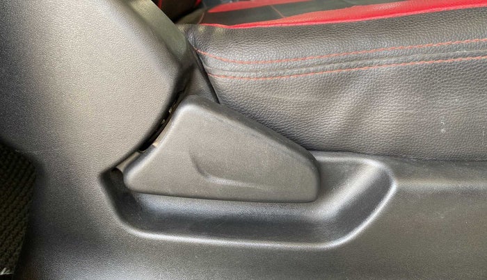 2018 Datsun Redi Go T(O) 1.0, Petrol, Manual, 37,591 km, Driver Side Adjustment Panel