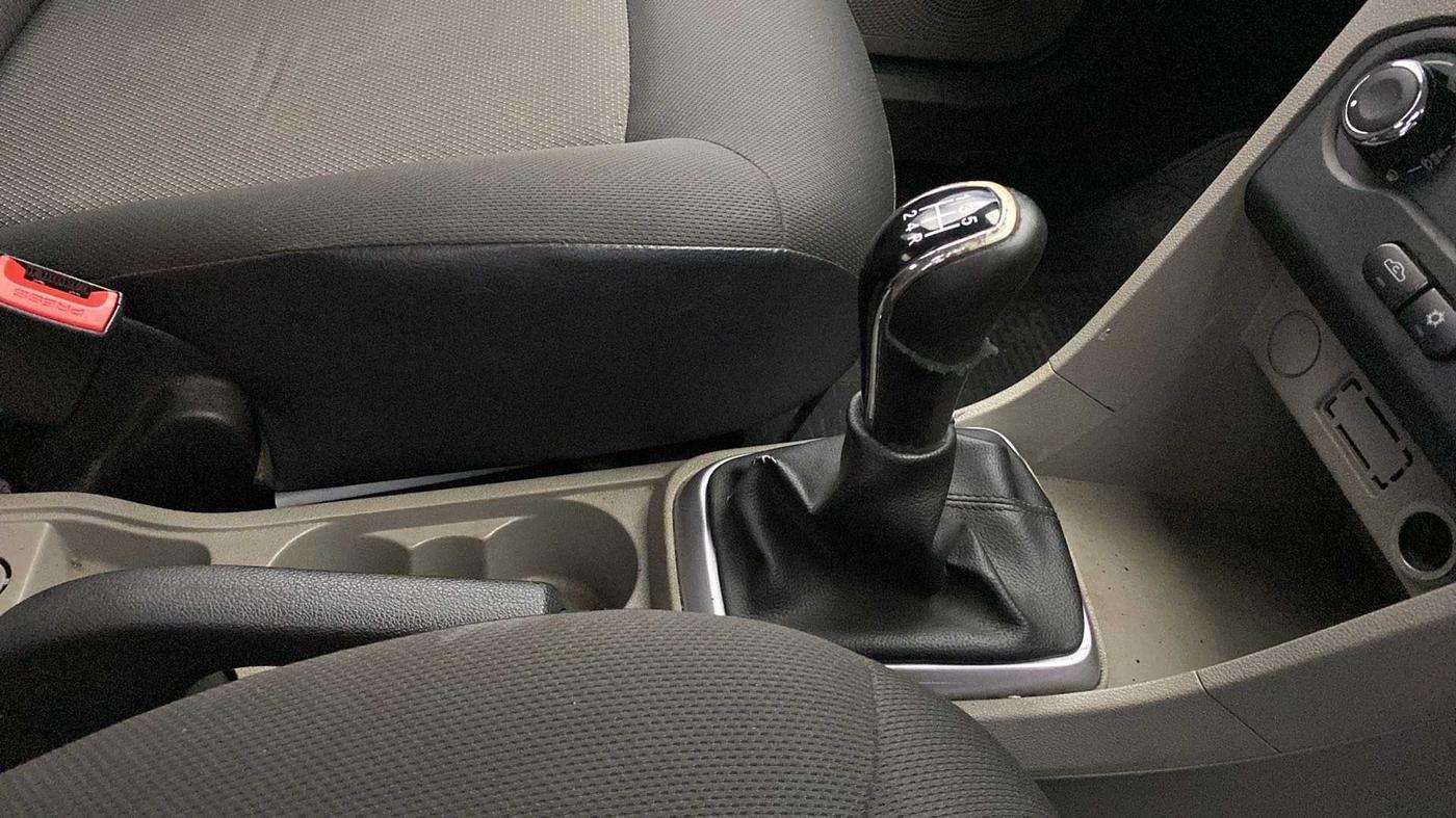 2017 Tata Tiago XM PETROL, Petrol, Manual, 70,773 km, Gear Lever