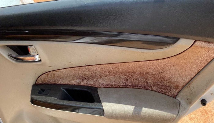 2015 Maruti Ciaz VDI (O) SHVS, Diesel, Manual, 87,856 km, Right rear door - Trim has minor damage