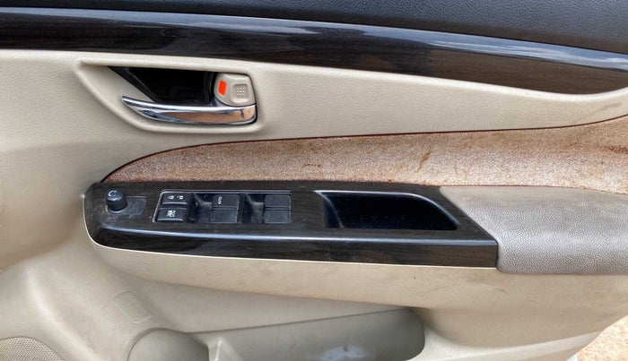 2015 Maruti Ciaz VDI (O) SHVS, Diesel, Manual, 87,856 km, Driver Side Door Panels Control