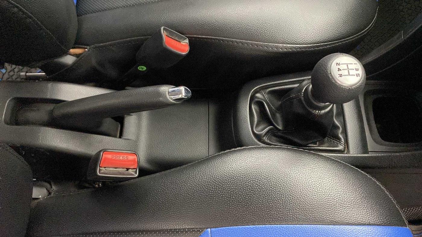 2015 Maruti Swift ZXI, Petrol, Manual, 88,810 km, Gear Lever