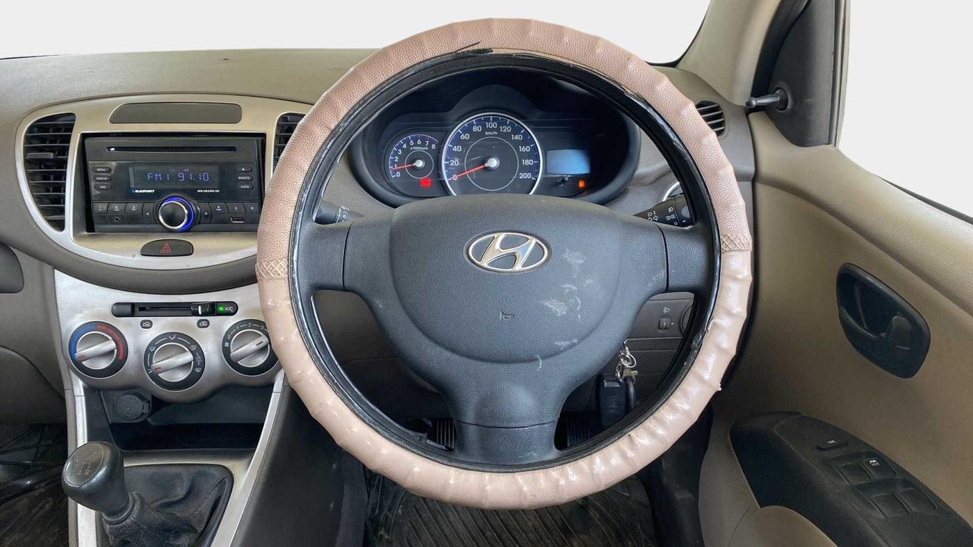 2014 Hyundai i10 MAGNA 1.1, Petrol, Manual, 11,191 km, Steering Wheel Close Up