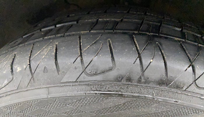 2018 Hyundai New Elantra 2.0 S PETROL, Petrol, Manual, 70,341 km, Left Front Tyre Tread