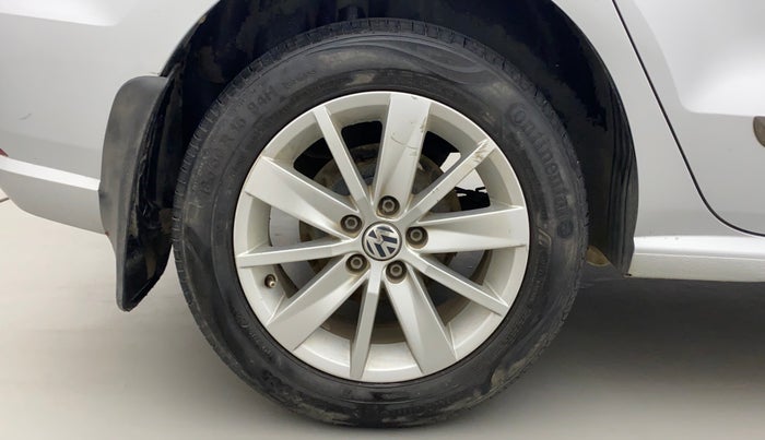 2016 Volkswagen Ameo HIGHLINE1.5L, Diesel, Manual, 1,07,362 km, Right Rear Wheel