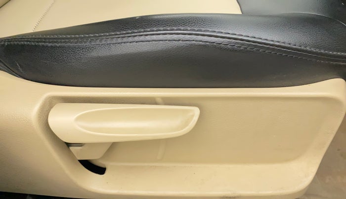 2016 Volkswagen Ameo HIGHLINE1.5L, Diesel, Manual, 1,07,362 km, Driver Side Adjustment Panel