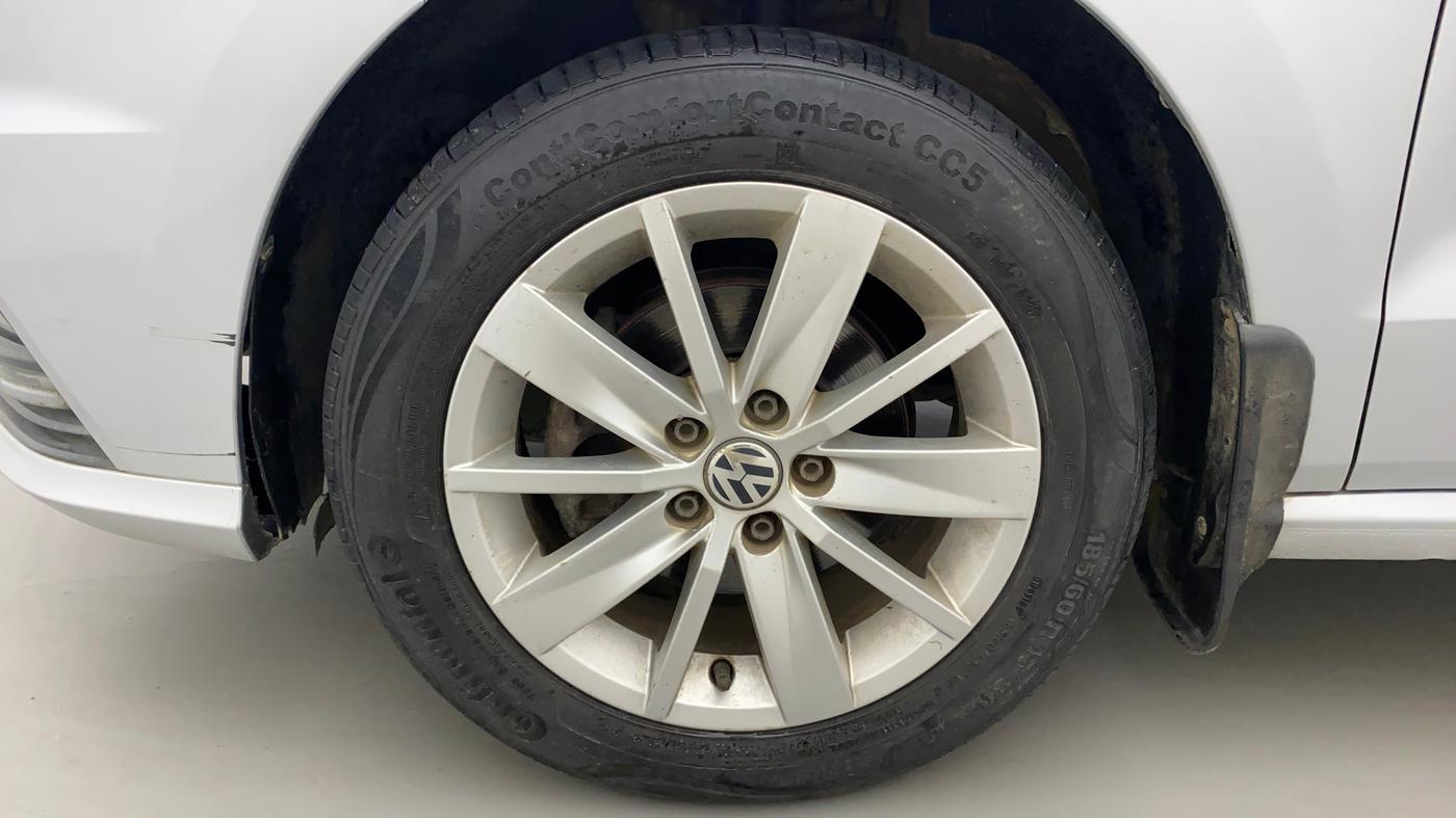 2016 Volkswagen Ameo HIGHLINE1.5L, Diesel, Manual, 1,07,362 km, Left Front Wheel