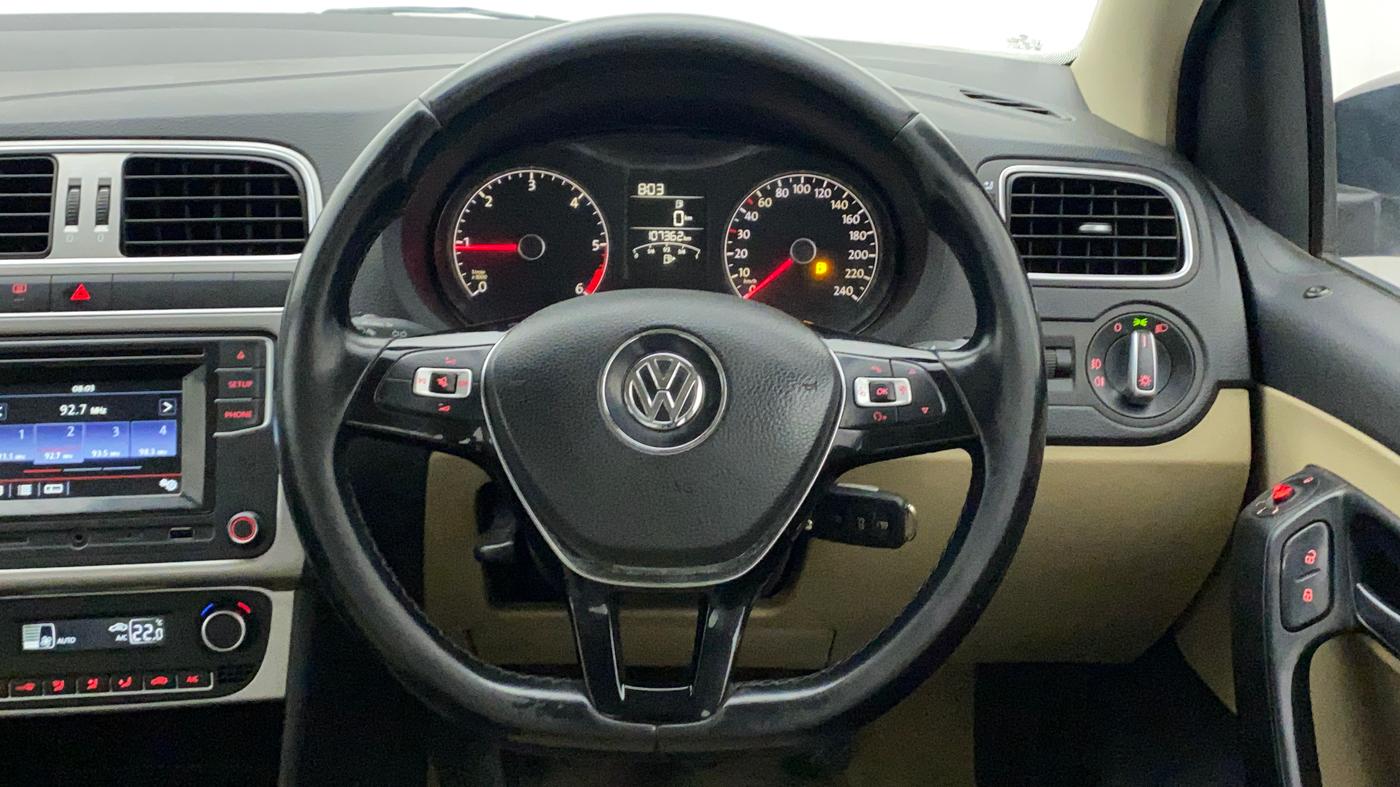 2016 Volkswagen Ameo HIGHLINE1.5L, Diesel, Manual, 1,07,362 km, Steering Wheel Close Up