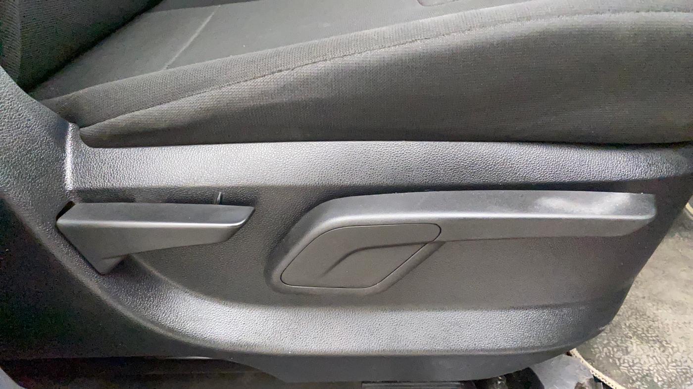 2019 Mahindra KUV 100 NXT K4+ P 6 STR, Petrol, Manual, 40,884 km, Driver Side Adjustment Panel