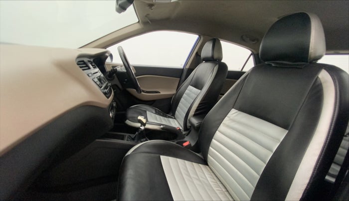 2015 Hyundai Elite i20 SPORTZ 1.2, Petrol, Manual, 1,12,979 km, Right Side Front Door Cabin