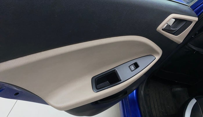 2015 Hyundai Elite i20 SPORTZ 1.2, Petrol, Manual, 1,12,979 km, Left rear window switch / handle - Switch/handle not functional