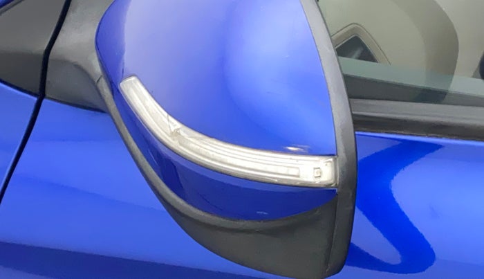2015 Hyundai Elite i20 SPORTZ 1.2, Petrol, Manual, 1,12,979 km, Left rear-view mirror - Indicator light has minor damage