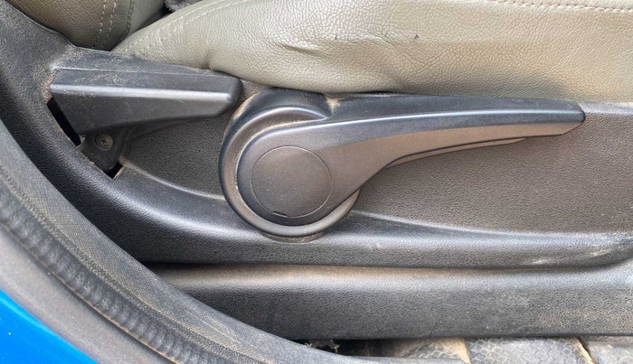 2017 Tata NEXON XZ PLUS DIESEL, Diesel, Manual, 1,06,245 km, Driver Side Adjustment Panel