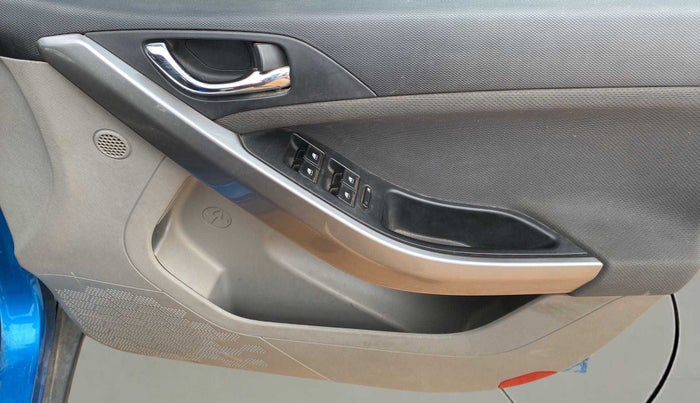 2017 Tata NEXON XZ PLUS DIESEL, Diesel, Manual, 1,06,245 km, Driver Side Door Panels Control