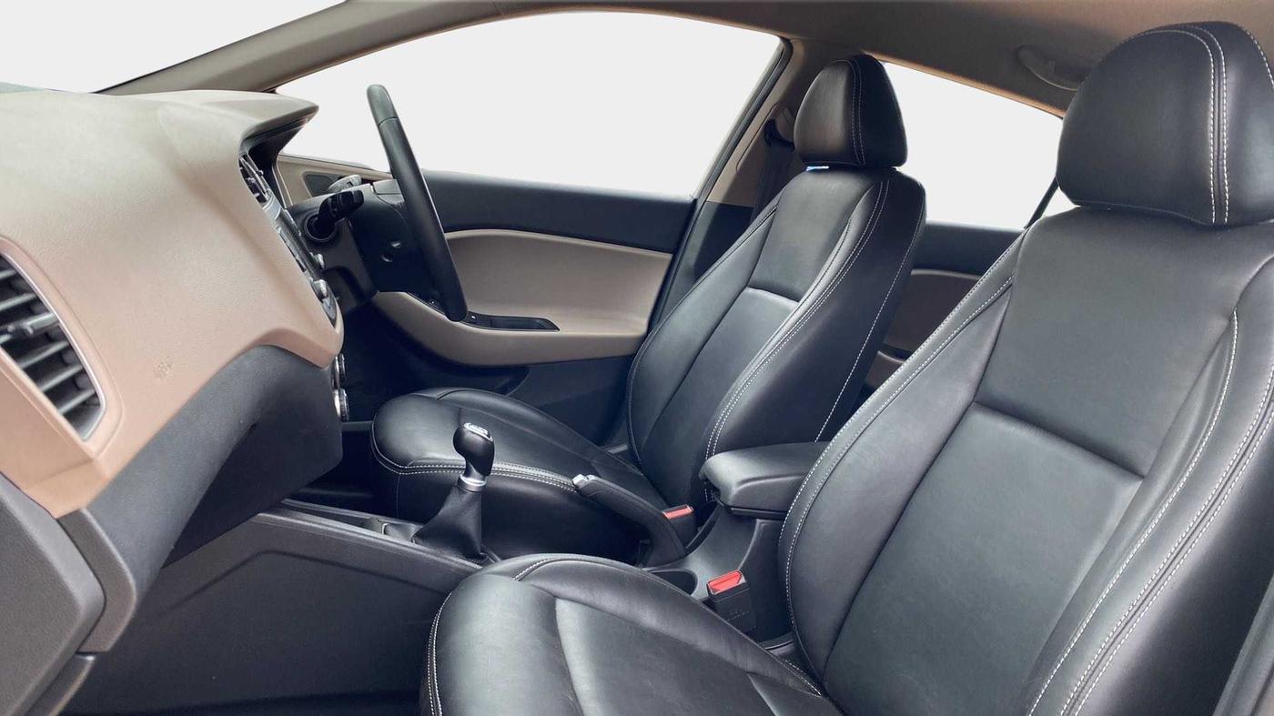 2018 Hyundai Elite i20 ASTA 1.2 (O), Petrol, Manual, 21,611 km, Right Side Front Door Cabin