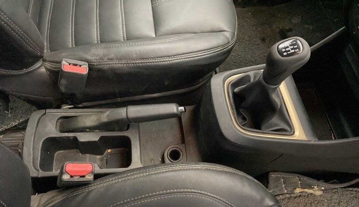 2022 Tata PUNCH ACCOMPLISHED MT, Petrol, Manual, 21,955 km, Gear Lever