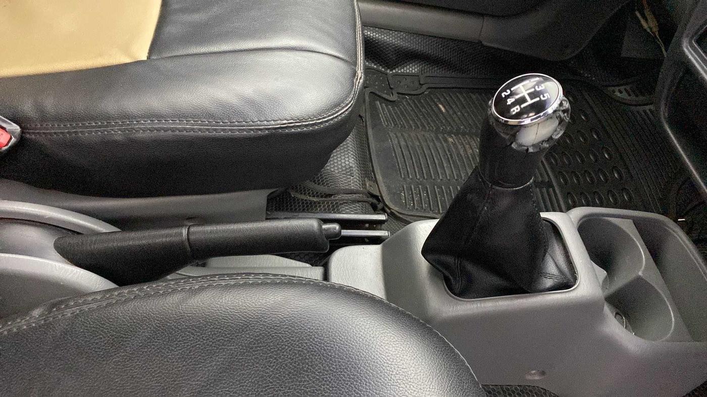 2011 Maruti Alto K10 LXI, Petrol, Manual, 32,942 km, Gear Lever