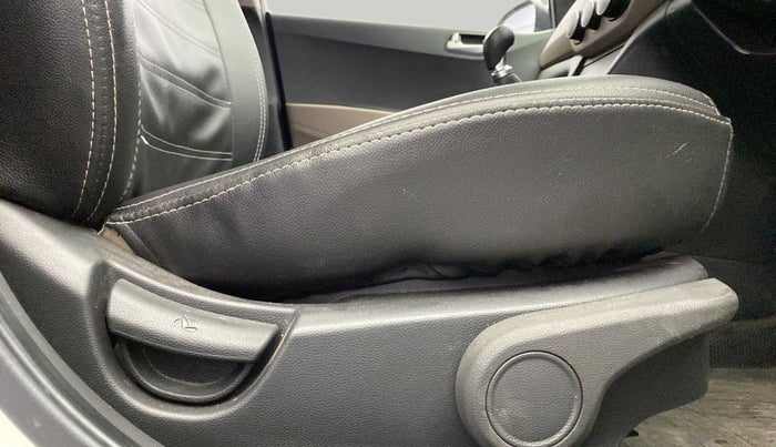 2017 Hyundai Xcent SX 1.2, Petrol, Manual, 31,505 km, Driver Side Adjustment Panel