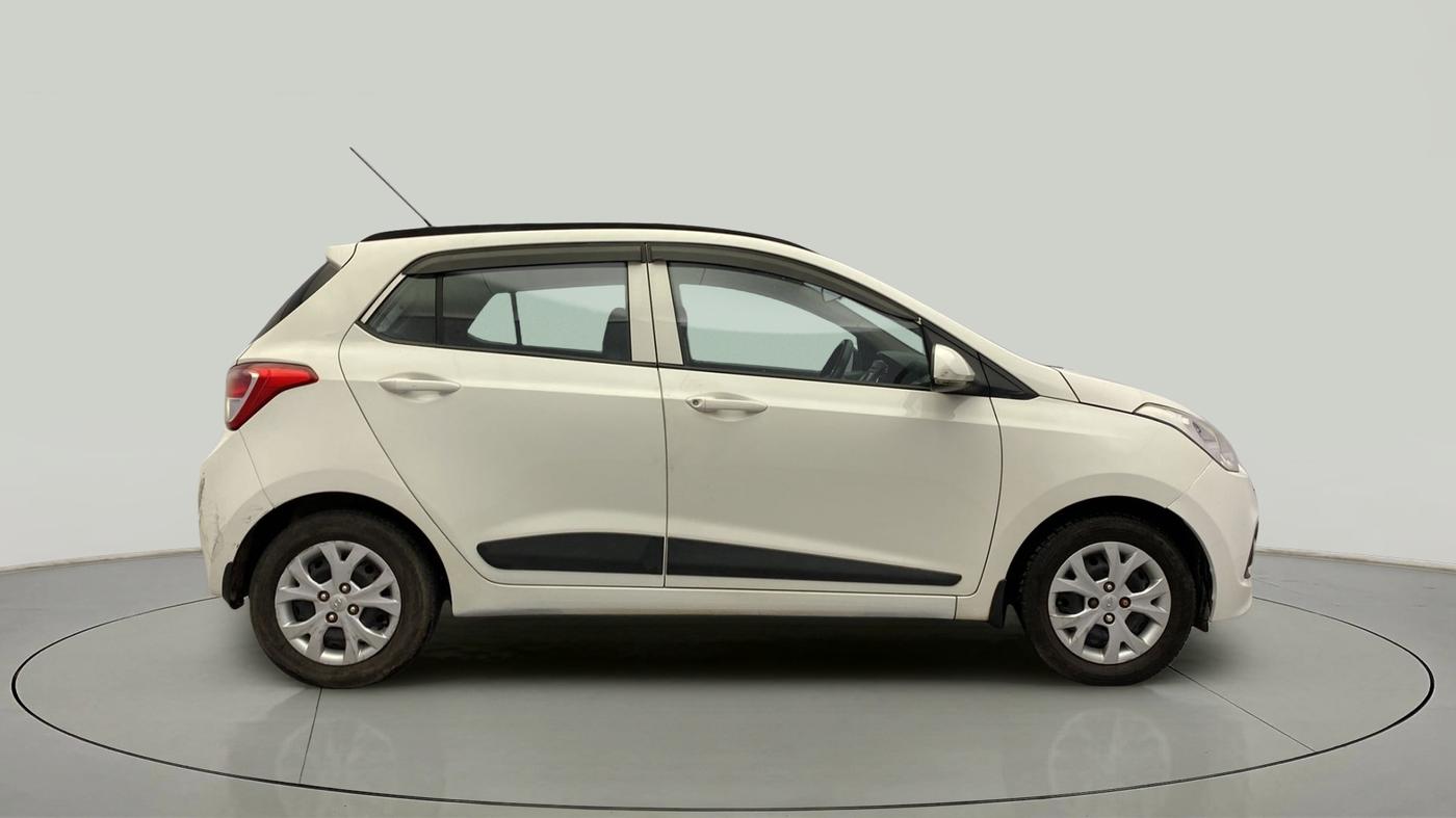 2015 Hyundai Grand i10 SPORTZ 1.2 KAPPA VTVT, Petrol, Manual, 93,806 km, Right Side View