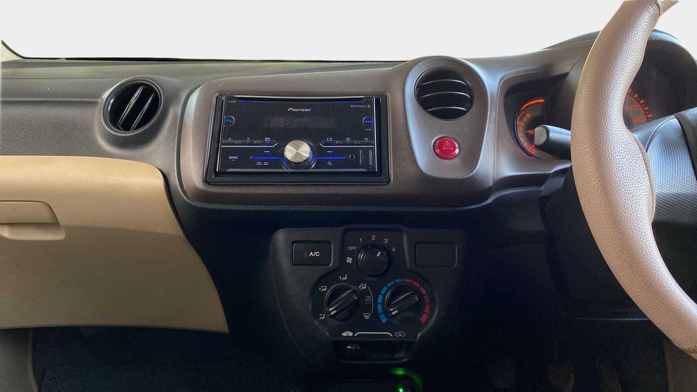 2013 Honda Brio E MT, CNG, Manual, 1,05,481 km, Air Conditioner