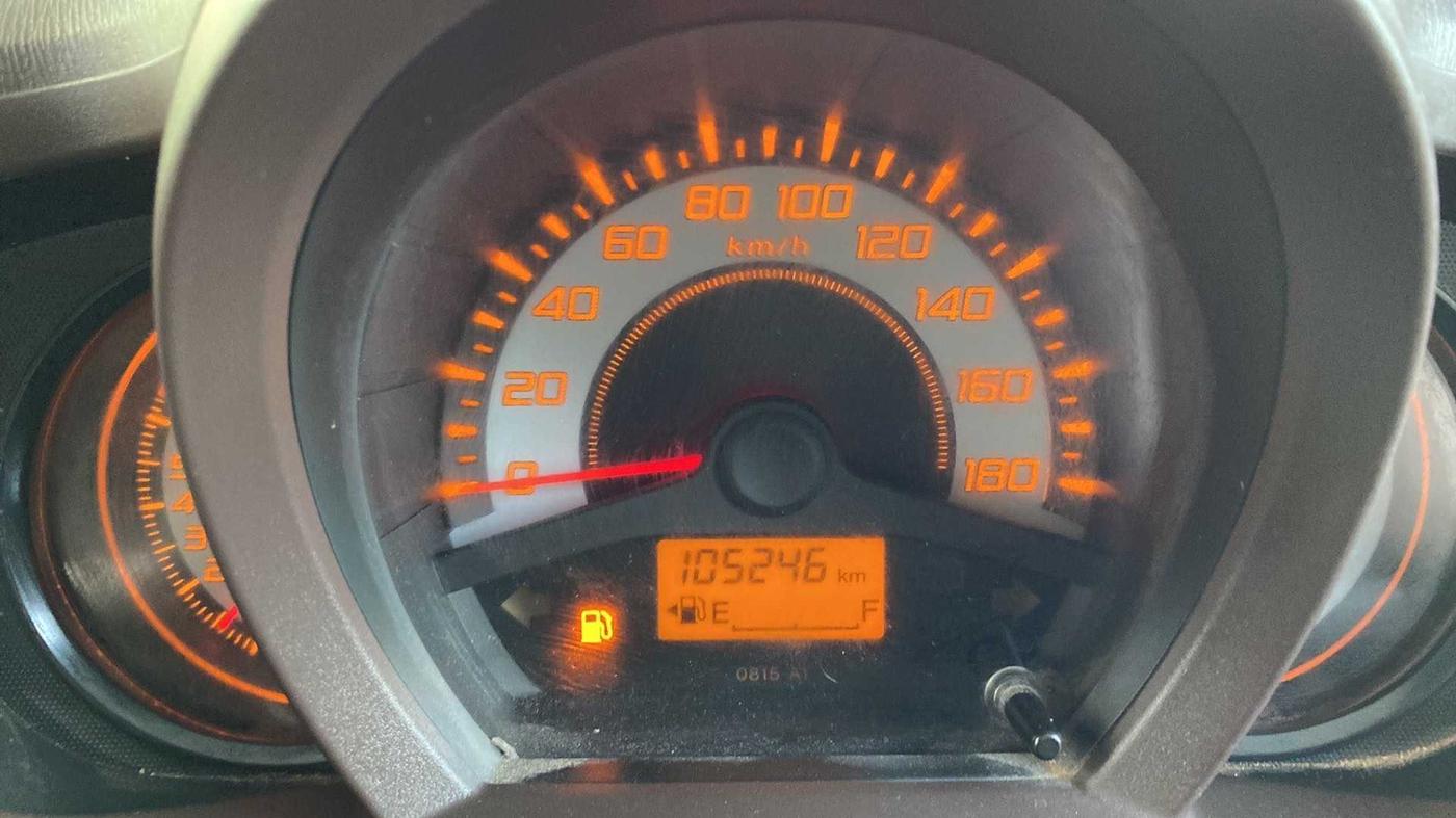 2013 Honda Brio E MT, CNG, Manual, 1,05,481 km, Odometer Image