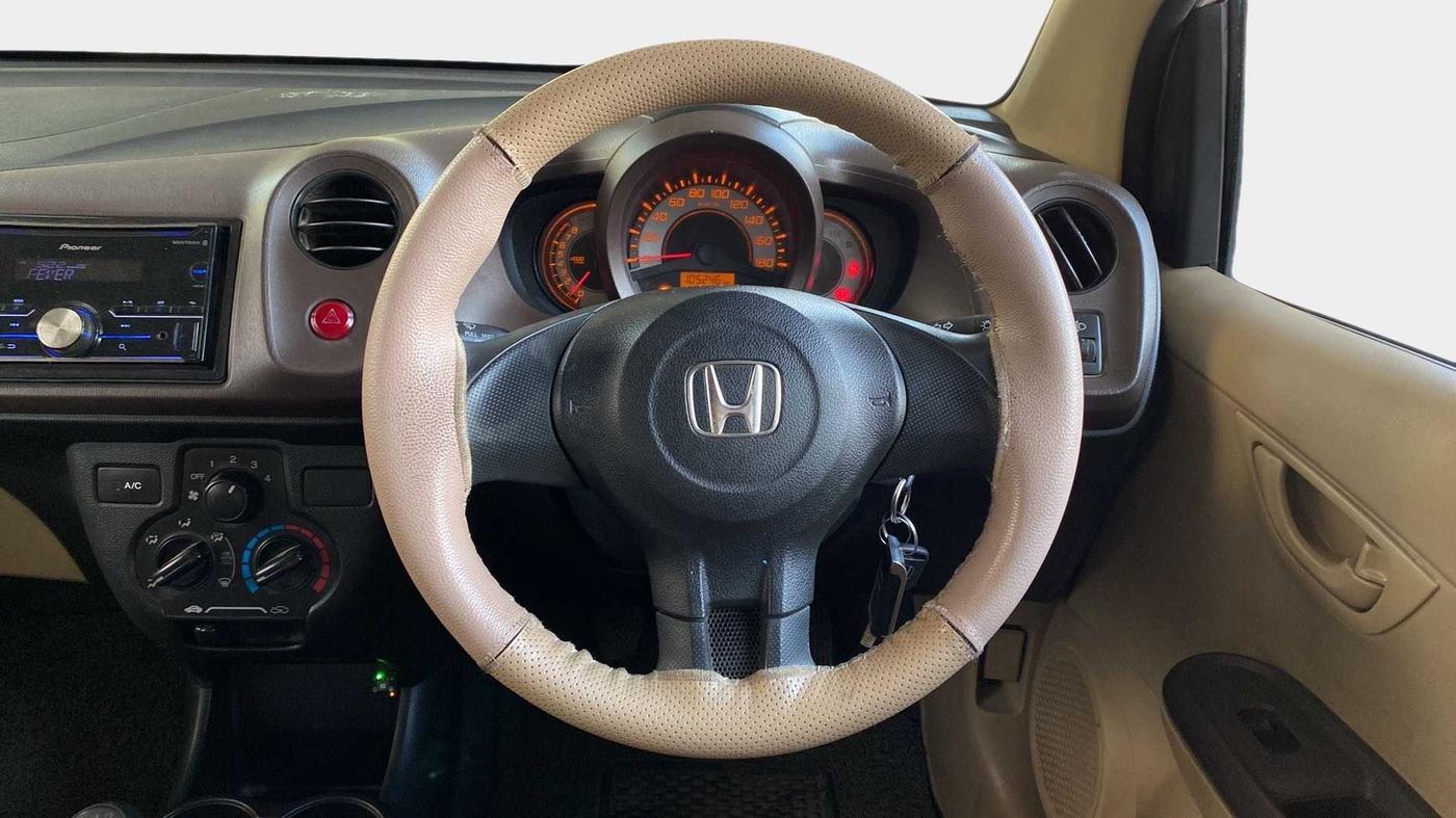2013 Honda Brio E MT, CNG, Manual, 1,05,481 km, Steering Wheel Close Up