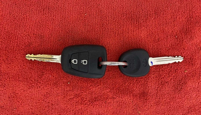 2018 Hyundai NEW SANTRO SPORTZ MT, Petrol, Manual, 37,274 km, Key Close Up