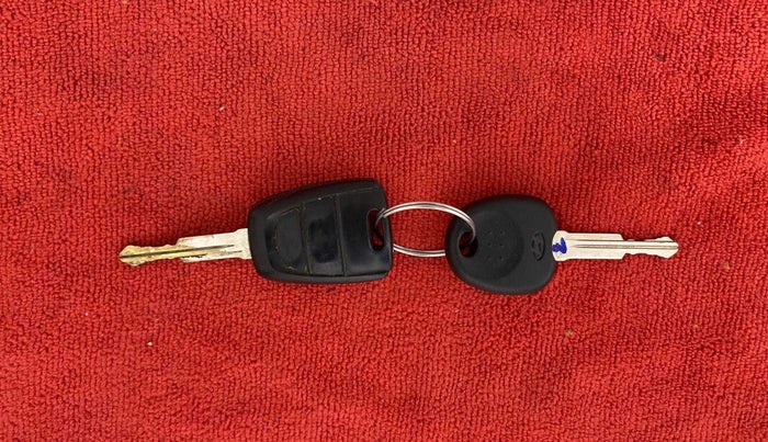 2020 Hyundai NEW SANTRO SPORTZ MT, Petrol, Manual, 28,540 km, Key Close Up
