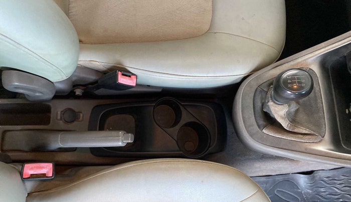2011 Hyundai i10 MAGNA 1.1, Petrol, Manual, 1,14,783 km, Gear Lever