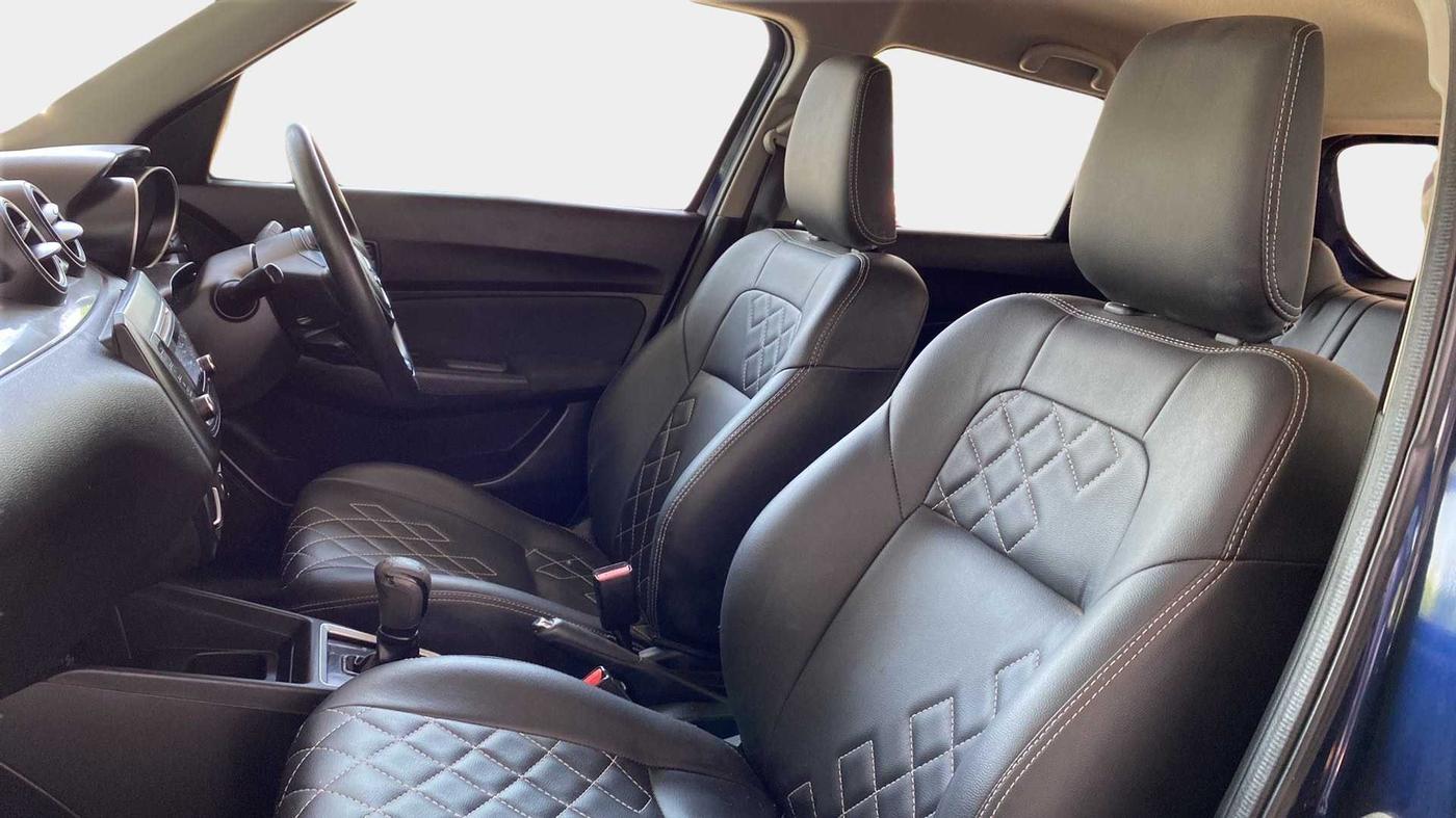 2018 Maruti Swift VXI, Petrol, Manual, 37,416 km, Right Side Front Door Cabin
