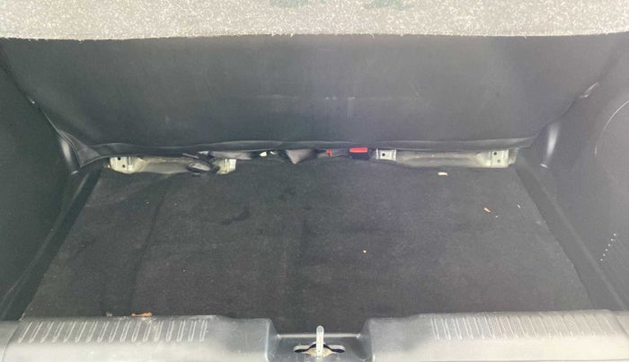 2018 Maruti Swift VXI, Petrol, Manual, 37,416 km, Boot Inside