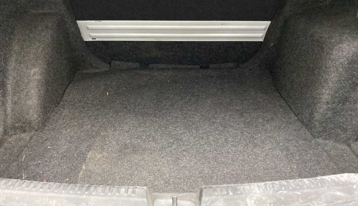 2018 Volkswagen Vento HIGHLINE PLUS 1.5 AT 16 ALLOY, Diesel, Automatic, 77,594 km, Boot Inside