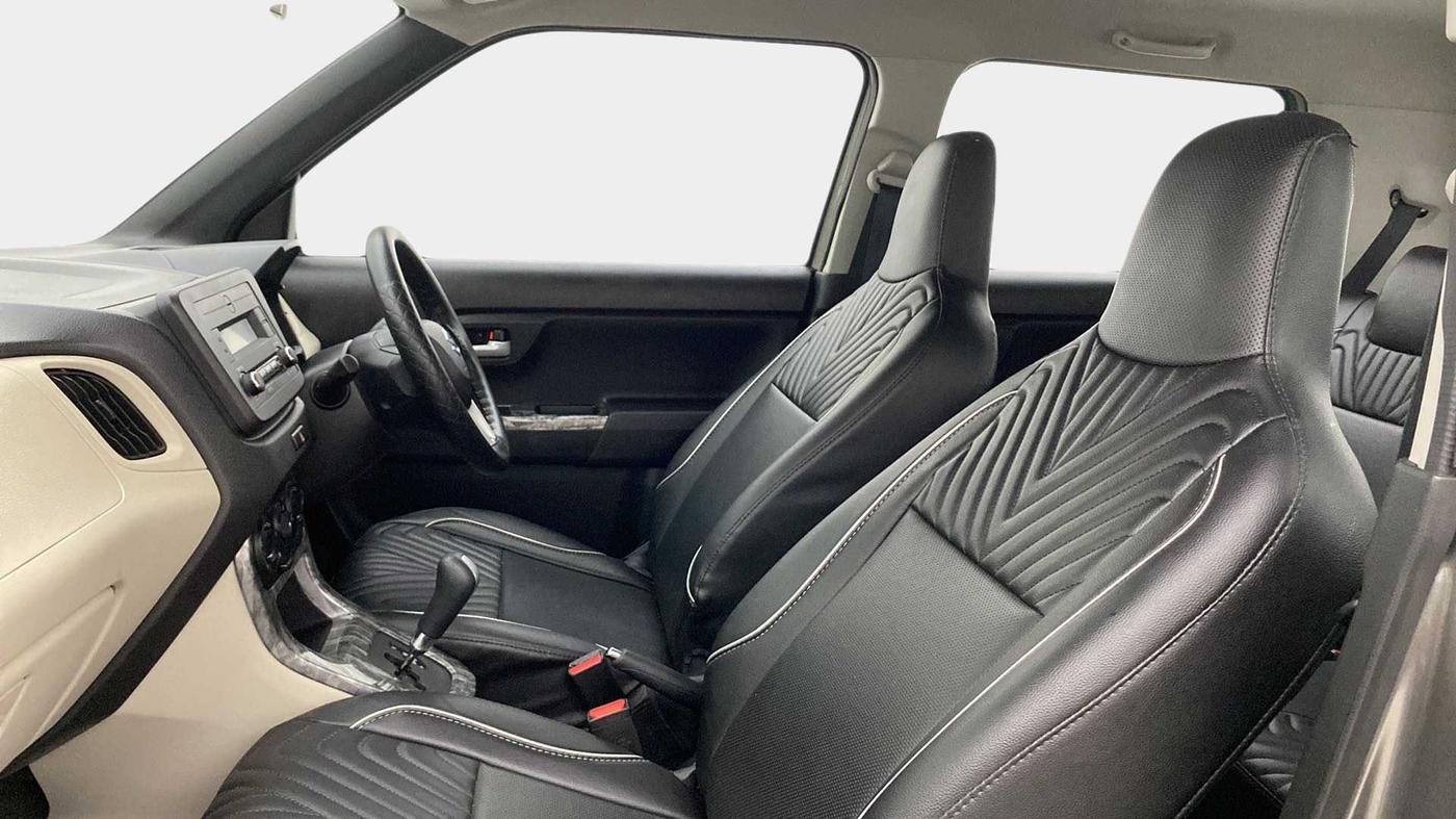 2022 Maruti New Wagon-R VXI 1.0 AMT, Petrol, Automatic, 9,301 km, Right Side Front Door Cabin