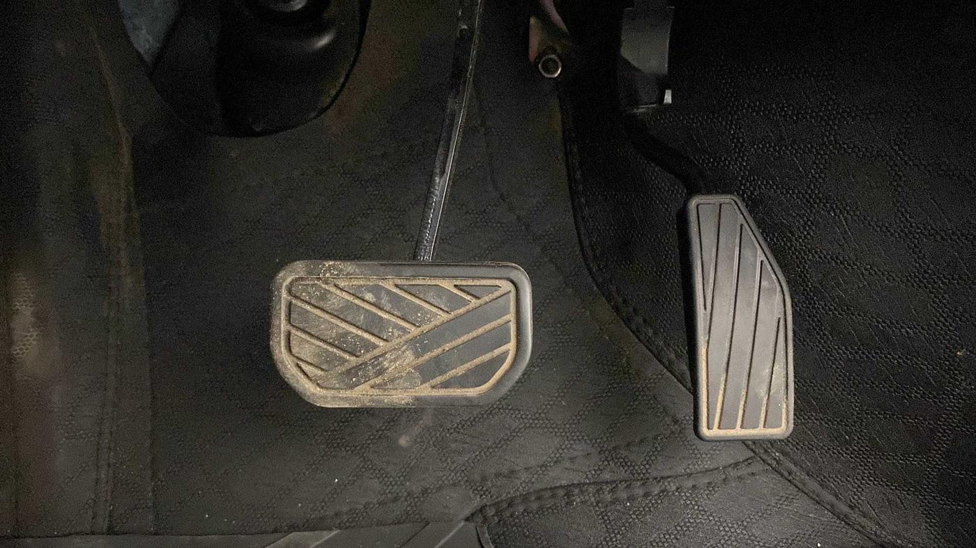 2022 Maruti New Wagon-R VXI 1.0 AMT, Petrol, Automatic, 9,301 km, Pedals