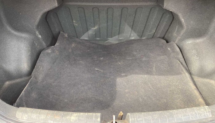 2014 Hyundai Xcent S 1.2, Petrol, Manual, 82,170 km, Boot Inside
