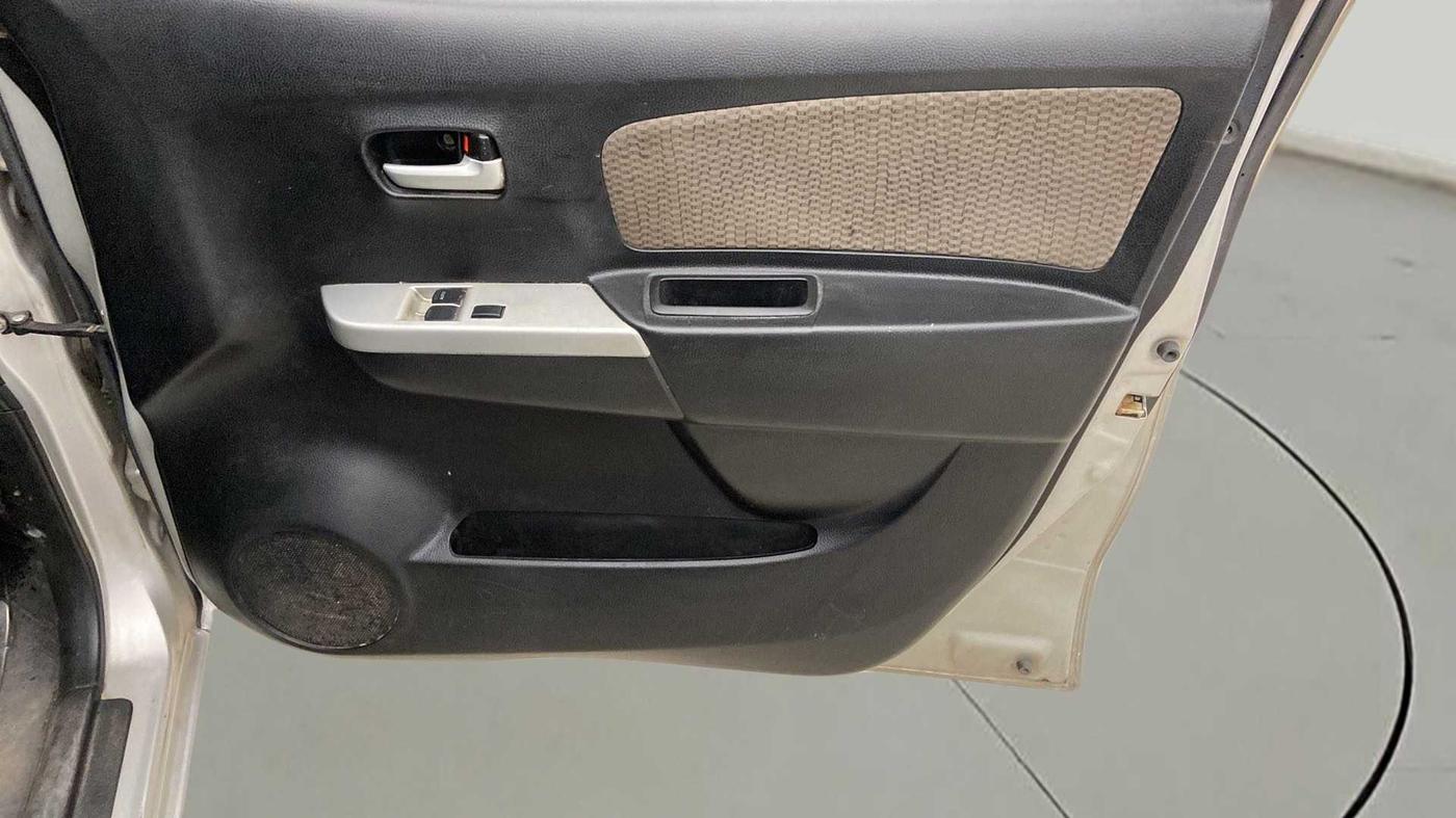 2014 Maruti Wagon R 1.0 LXI, Petrol, Manual, 65,520 km, Driver Side Door Panels Control