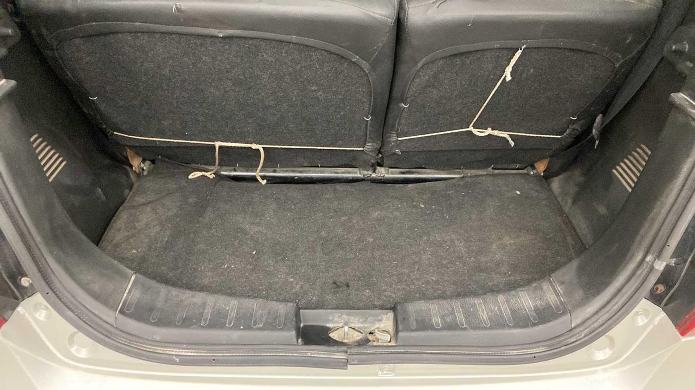 2014 Maruti Wagon R 1.0 LXI, Petrol, Manual, 65,520 km, Boot Inside