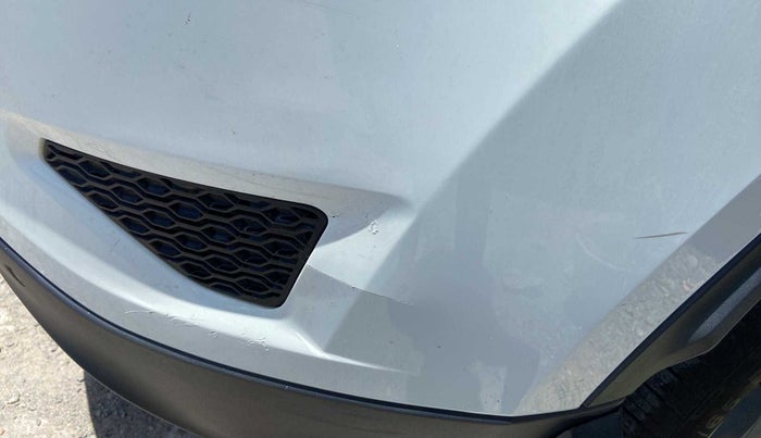 2020 Tata Harrier XT 2.0L KRYOTEC, Diesel, Manual, 34,077 km, Rear bumper - Minor scratches