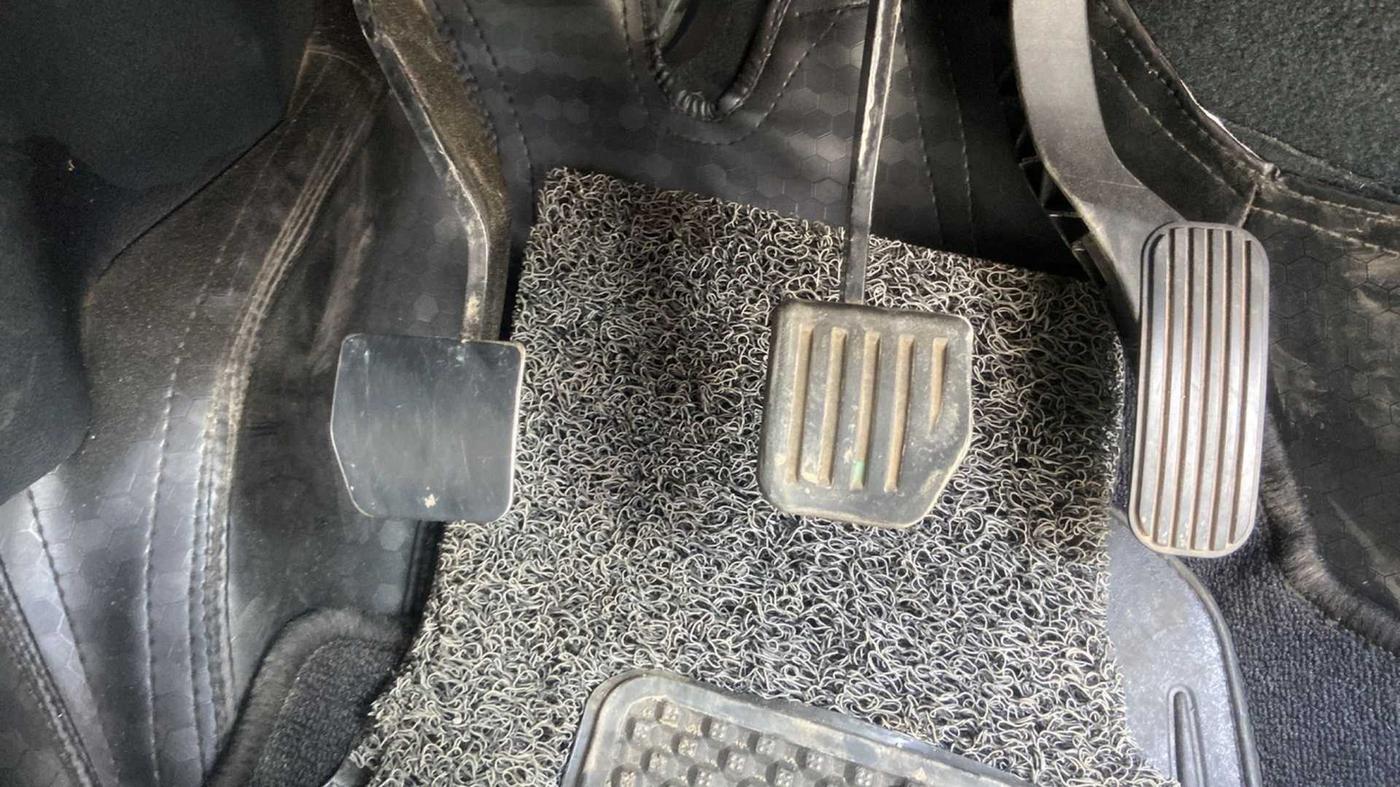 2020 Tata Harrier XT 2.0L KRYOTEC, Diesel, Manual, 34,077 km, Pedals